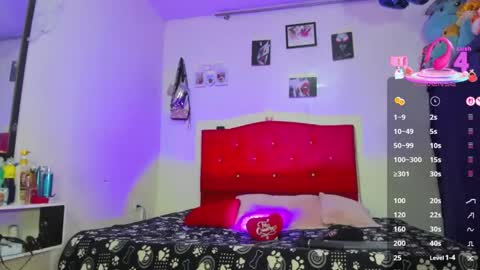 Snapshot of karoll_scoott chatting on 03/03/25, 07:17 karol online show from 03/03/25, 07:17