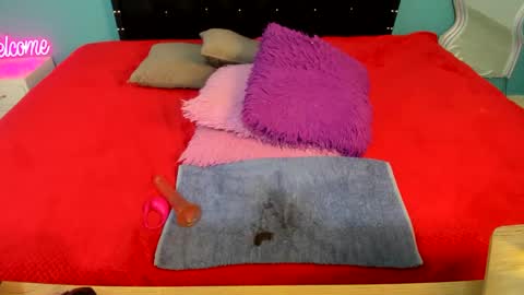 Snapshot of karoll_sexi2 chatting on 12/18/24, 10:24 Karoll online show from 12/18/24, 10:24