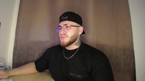 Snapshot of kartman_ chatting on 11/25/25, 02:44 kartman_ online show from 11/25/25, 02:44