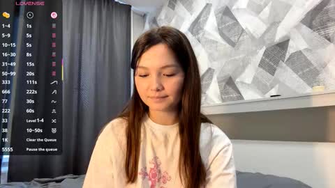 Kira online show from 10/11/25, 11:31