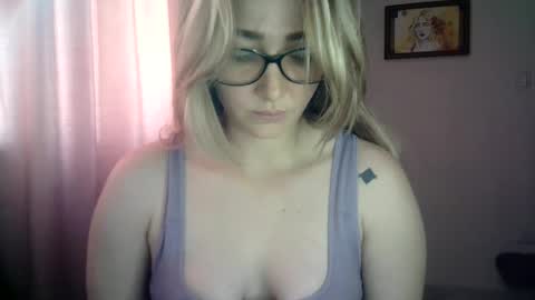 Snapshot of kat_pp chatting on 01/08/25, 04:33 Kati online show from 01/08/25, 04:33