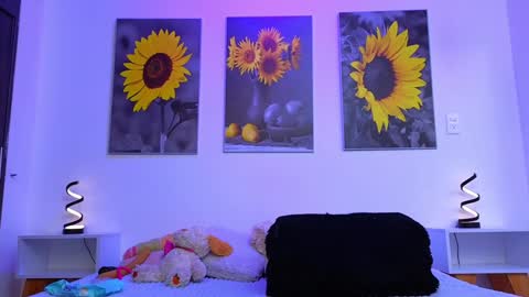 Snapshot of kata_lhella chatting on 01/12/25, 01:05 Katalina online show from 01/12/25, 01:05