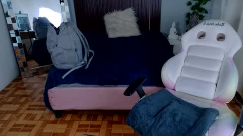 kate online show from 10/18/25, 09:15