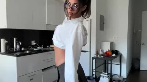 katarasimon online show from 10/22/25, 04:40