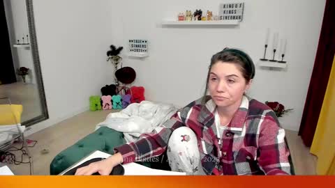    online show from 03/04/25, 04:09