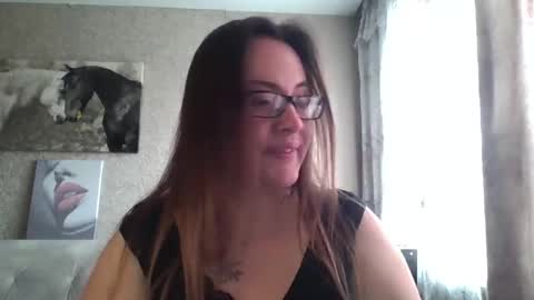 Snapshot of katarios_x chatting on 10/17/25, 10:51 katarios online show from 10/17/25, 10:51