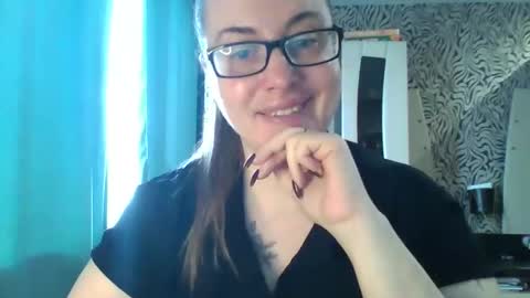 Snapshot of katarios_x chatting on 11/15/25, 09:28 katarios online show from 11/15/25, 09:28