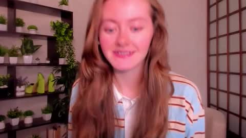Snapshot of kate_cuddle chatting on 09/18/25, 02:13 Kate online show from 09/18/25, 02:13