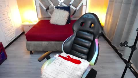 kate_lawrence_ online show from 02/26/25, 10:04