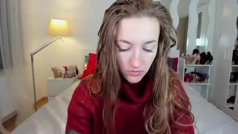 kate_redgar online show from 02/20/25, 10:16