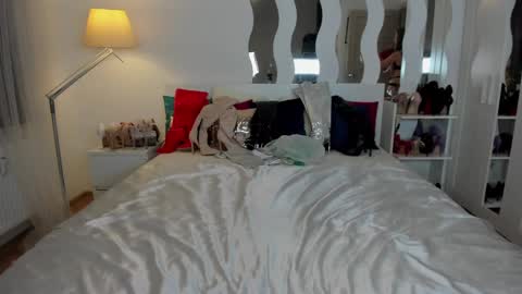 kate_redgar online show from 03/08/25, 06:16