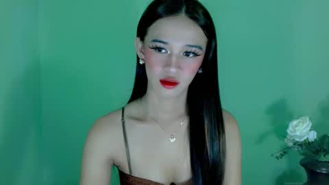 Snapshot of kate_romance chatting on 01/14/25, 01:15 Kate online show from 01/14/25, 01:15
