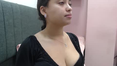 Kari online show from 10/24/25, 02:02