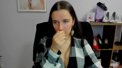 Kate  online show from 10/11/25, 06:45