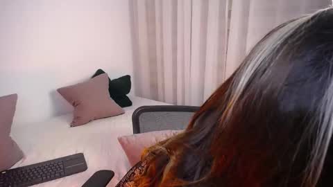 Snapshot of katejolie chatting on 09/12/25, 05:29 Help me with rate thanks online show from 09/12/25, 05:29