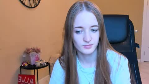 katekayer online show from 10/18/25, 09:32