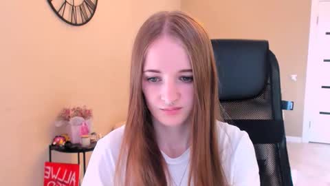 katekayer online show from 10/19/25, 09:10