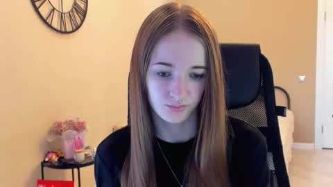 katekayer online show from 10/20/25, 09:54