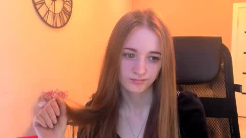 katekayer online show from 11/14/25, 10:25