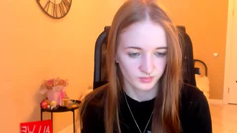 katekayer online show from 11/17/25, 11:49