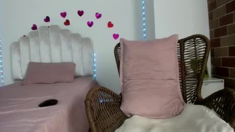Snapshot of katerin_moore chatting on 09/23/25, 02:53 katherin moore online show from 09/23/25, 02:53