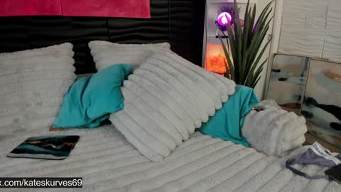 Kates Kurves online show from 02/03/25, 05:56