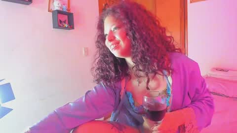 Snapshot of kathc_19 chatting on 12/27/24, 12:07 Katerine online show from 12/27/24, 12:07