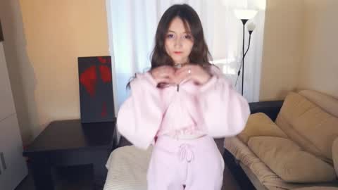 Lina online show from 12/01/25, 05:07