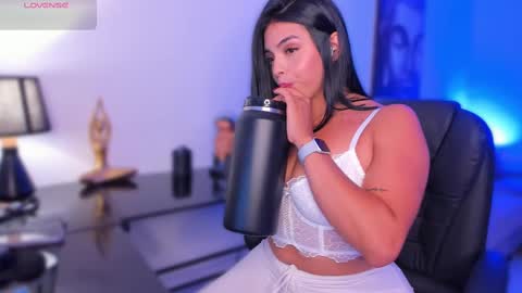 Snapshot of katherin_mons chatting on 02/10/25, 10:19 KATHERIN MONS online show from 02/10/25, 10:19