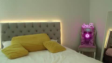 katherinepinke online show from 10/17/25, 05:10