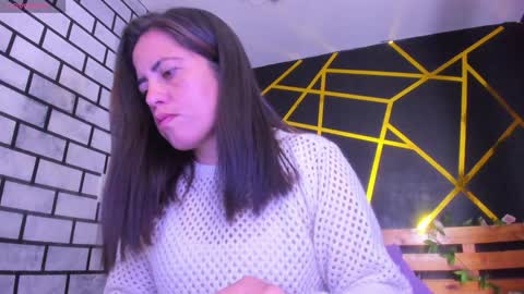 Snapshot of kathina_giraldo chatting on 12/03/24, 06:38 Paola online show from 12/03/24, 06:38
