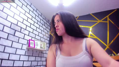Snapshot of kathina_giraldo chatting on 12/06/24, 04:38 Paola online show from 12/06/24, 04:38