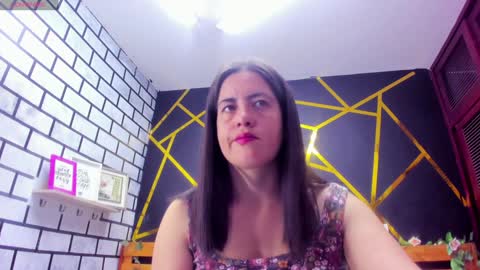 Snapshot of kathina_giraldo chatting on 01/07/25, 12:41 Paola online show from 01/07/25, 12:41