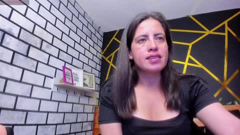 Snapshot of kathina_giraldo chatting on 01/14/25, 03:36 Paola online show from 01/14/25, 03:36