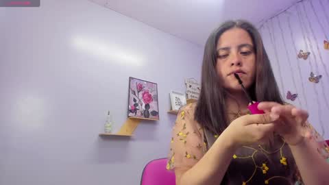 Snapshot of kathina_giraldo chatting on 01/17/25, 12:52 Paola online show from 01/17/25, 12:52