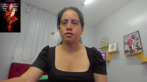 Snapshot of kathina_giraldo chatting on 02/05/25, 12:27 Paola online show from 02/05/25, 12:27