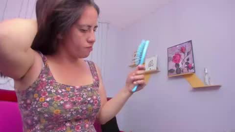 Snapshot of kathina_giraldo chatting on 02/20/25, 06:46 Paola online show from 02/20/25, 06:46