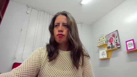 Snapshot of kathina_giraldo chatting on 03/03/25, 12:48 Paola online show from 03/03/25, 12:48