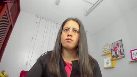 Snapshot of kathina_giraldo chatting on 03/12/25, 12:26 Paola online show from 03/12/25, 12:26
