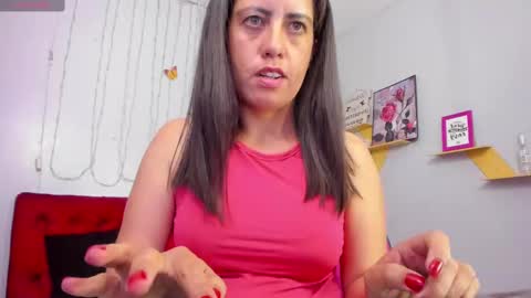 Snapshot of kathina_giraldo chatting on 03/12/25, 06:44 Paola online show from 03/12/25, 06:44