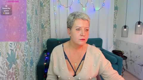 Snapshot of kathy_sunn chatting on 12/28/24, 01:28 Kathy online show from 12/28/24, 01:28