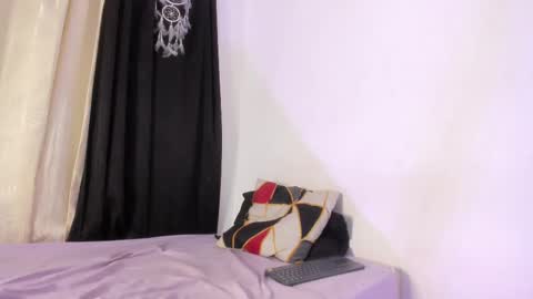 Snapshot of katia__dann chatting on 10/03/25, 09:45 katalina y Daniel online show from 10/03/25, 09:45