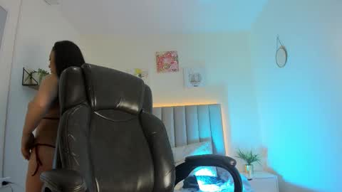 Snapshot of katia_gh chatting on 10/18/25, 11:33 Katia online show from 10/18/25, 11:33