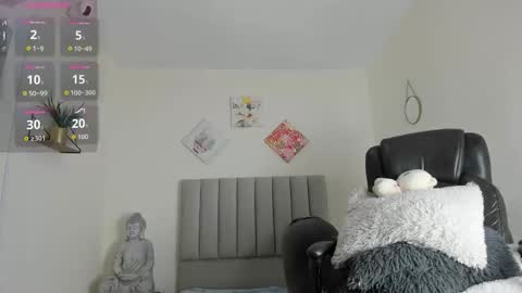 Snapshot of katia_gh chatting on 10/23/25, 11:20 Katia online show from 10/23/25, 11:20