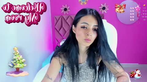 Snapshot of katia_sex25 chatting on 12/18/24, 06:32 Katia online show from 12/18/24, 06:32