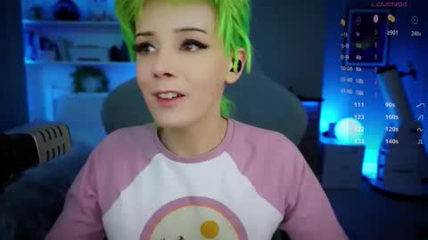 Snapshot of katie_cutie_ts chatting on 09/30/25, 07:30 Katie online show from 09/30/25, 07:30