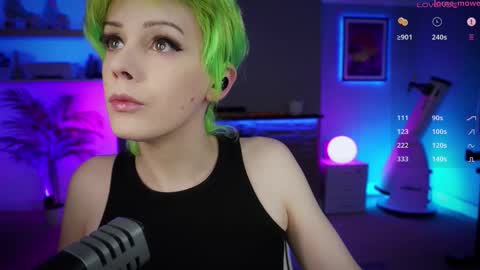 Snapshot of katie_cutie_ts chatting on 10/20/25, 07:47 Katie online show from 10/20/25, 07:47