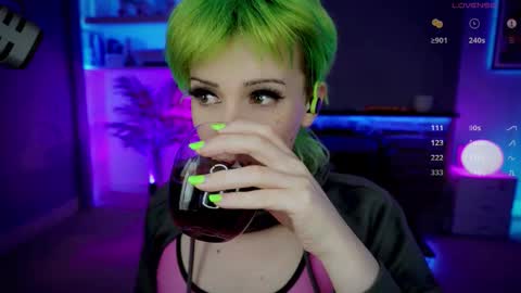 Snapshot of katie_cutie_ts chatting on 10/24/25, 07:54 Katie online show from 10/24/25, 07:54