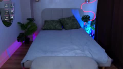 Katie online show from 09/27/25, 02:22