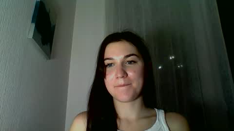 Snapshot of katie_foxi chatting on 10/17/25, 08:44 katie_foxi online show from 10/17/25, 08:44